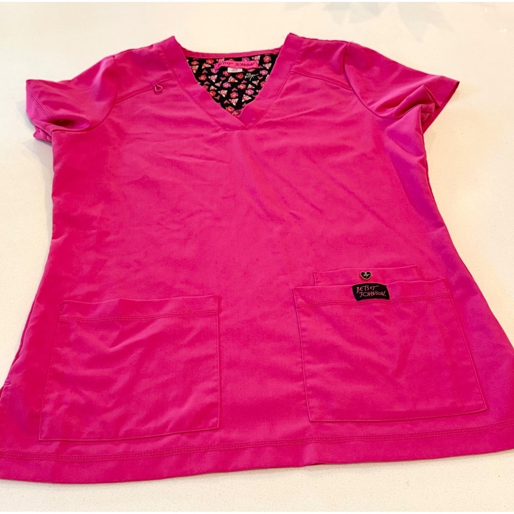 Betsey‎ Johnson Women Hot Pink V-Neck Scrub Top XS Heart Logo Medical Uniform